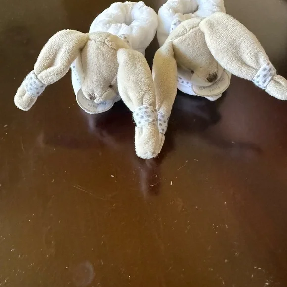 Infant Cream and White Plush Bear Slippers - Picture 7 of 8